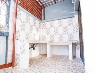 Casa adosada en venta de 3 habitaciones en Lat Phrao, Bangkok