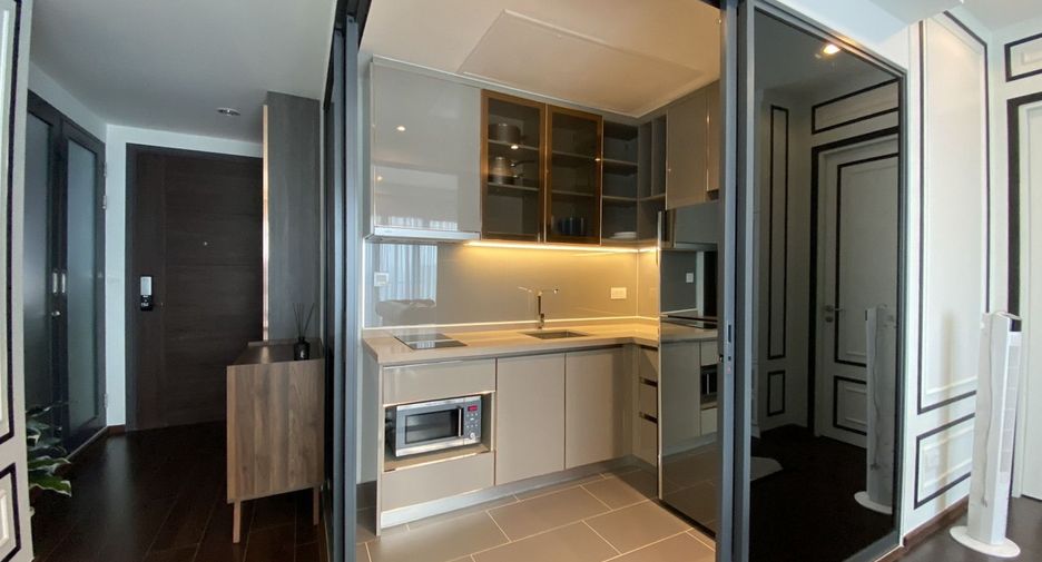 For rent 2 bedrooms condo in Watthana, Bangkok