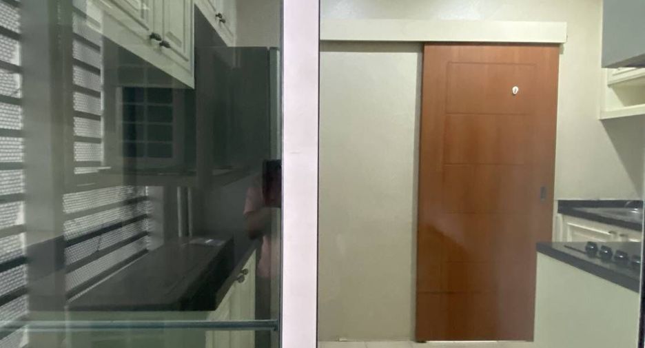 Продажа 2 спальни кондо в Рат Бурана, Бангкок