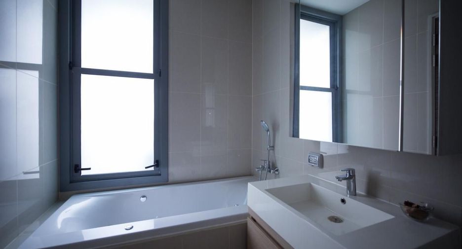 For rent 2 bedrooms condo in Watthana, Bangkok