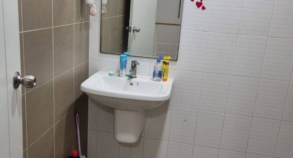 For sale 3 bedrooms townhouse in Min Buri, Bangkok