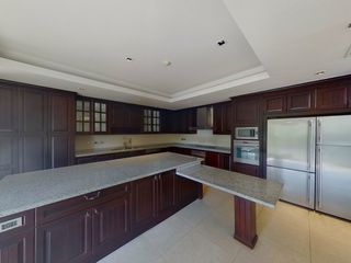 For rent 5 bedrooms condo in Watthana, Bangkok