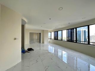 For rent 4 ベッドルーム condo in Watthana, Bangkok