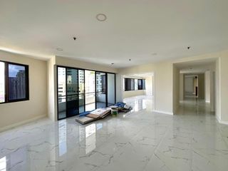For rent 4 ベッドルーム condo in Watthana, Bangkok