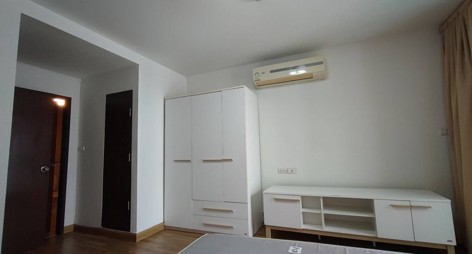 Condo en alquiler de 3 habitaciones en Khlong Toei, Bangkok