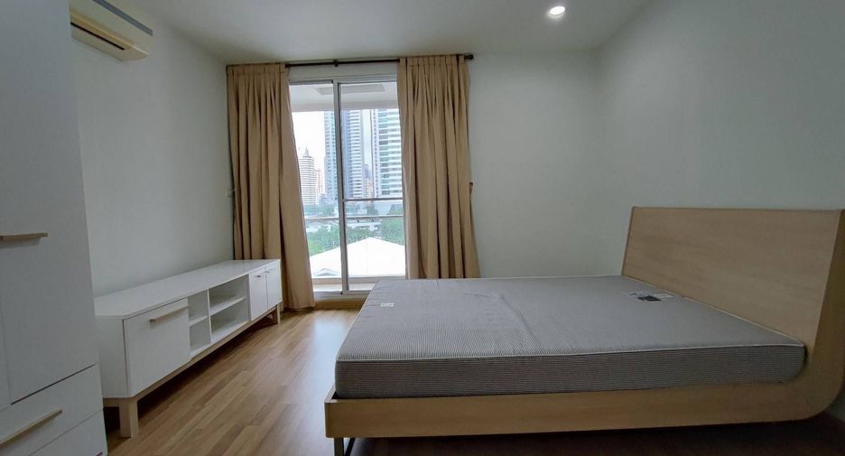 Condo en alquiler de 3 habitaciones en Khlong Toei, Bangkok
