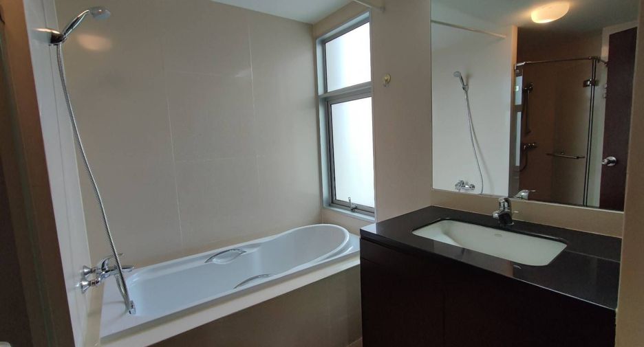 Condo en alquiler de 3 habitaciones en Khlong Toei, Bangkok