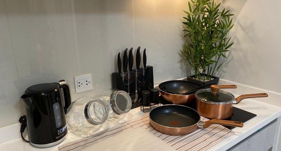 For rent 2 bedrooms condo in Pathum Wan, Bangkok