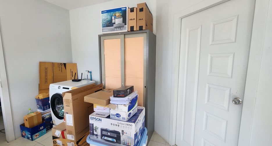 For sale 4 bedrooms retail Space in Thalang, Phuket