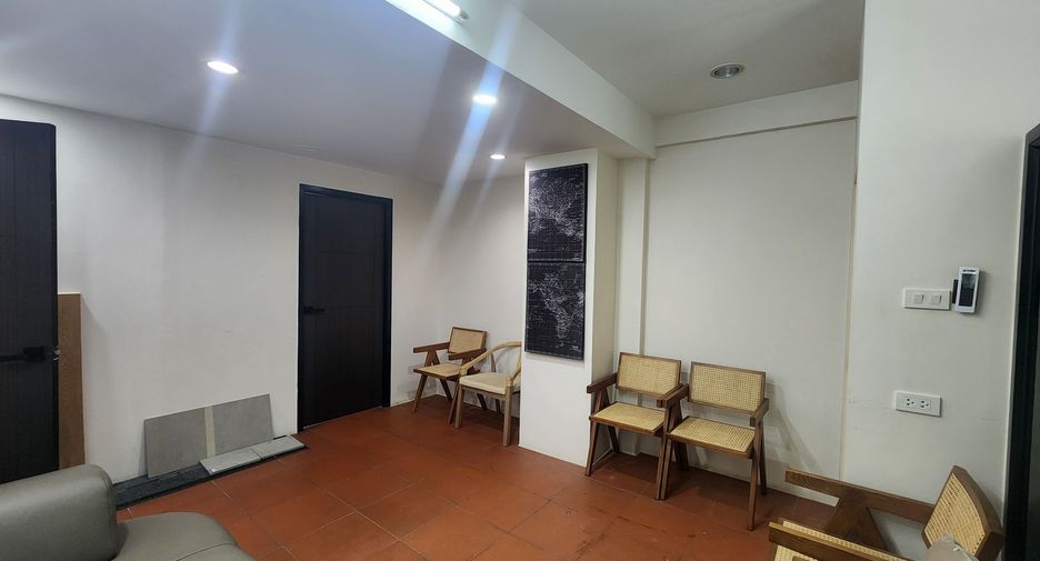 For sale 4 bedrooms retail Space in Thalang, Phuket