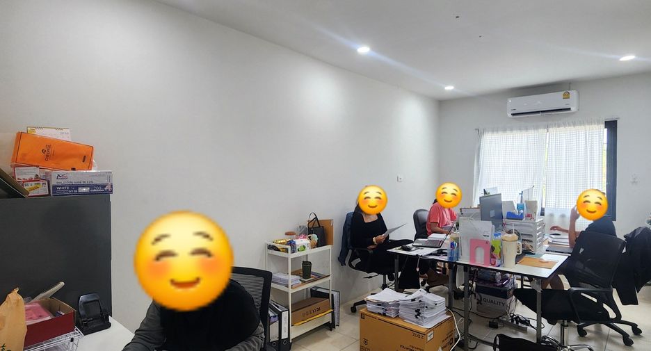 For sale 4 bedrooms retail Space in Thalang, Phuket