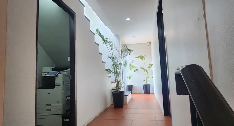 For sale 4 bedrooms retail Space in Thalang, Phuket