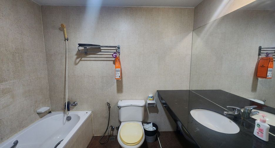 For sale 4 bedrooms retail Space in Thalang, Phuket
