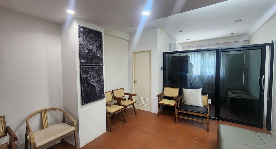 For sale 4 bedrooms retail Space in Thalang, Phuket