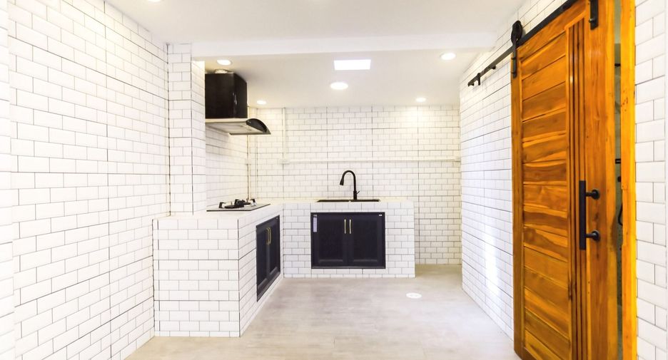 For sale 2 bedrooms townhouse in Bueng Kum, Bangkok