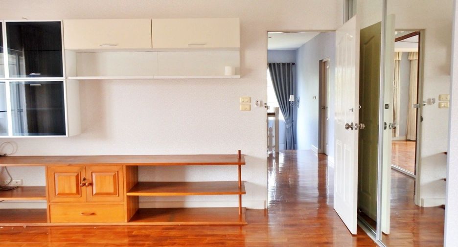 For rent 3 bedrooms house in Prawet, Bangkok