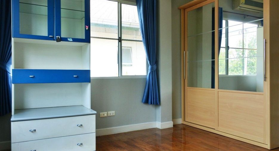 For rent 3 bedrooms house in Prawet, Bangkok