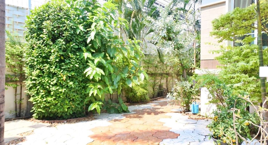For rent 3 bedrooms house in Prawet, Bangkok