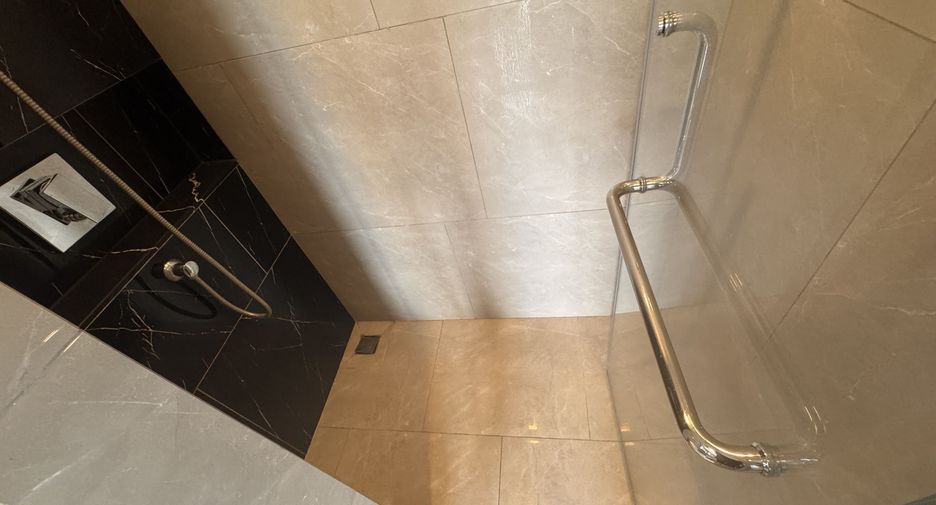 Wohnung zur Miete mit 2 Zimmer in Huai Khwang, Bangkok