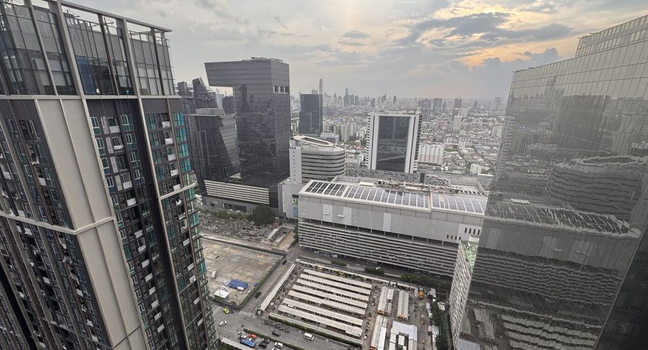 Wohnung zur Miete mit 2 Zimmer in Huai Khwang, Bangkok