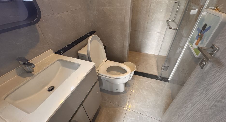 Wohnung zur Miete mit 2 Zimmer in Huai Khwang, Bangkok