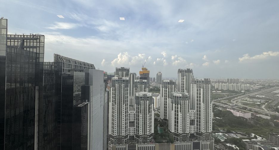 Wohnung zur Miete mit 2 Zimmer in Huai Khwang, Bangkok