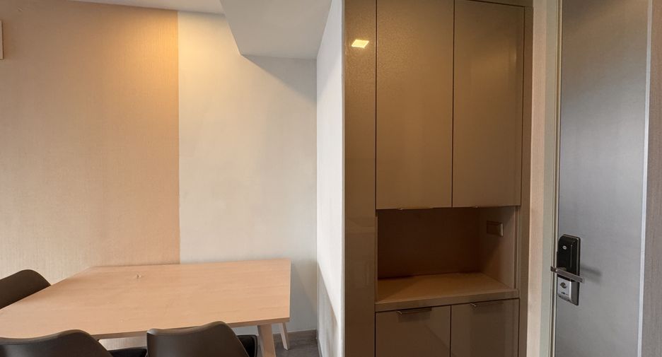 Wohnung zur Miete mit 2 Zimmer in Huai Khwang, Bangkok