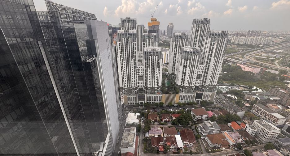 Wohnung zur Miete mit 2 Zimmer in Huai Khwang, Bangkok