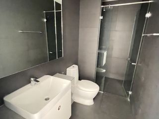 For rent 3 bedrooms condo in Pathum Wan, Bangkok