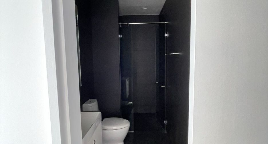Аренда 3 спальни кондо в Патхум Щан, Бангкок