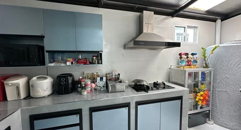For sale 3 bedrooms townhouse in Khlong Sam Wa, Bangkok