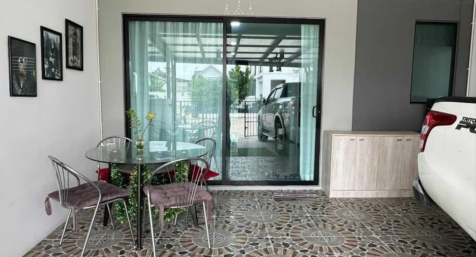 For sale 3 bedrooms townhouse in Khlong Sam Wa, Bangkok
