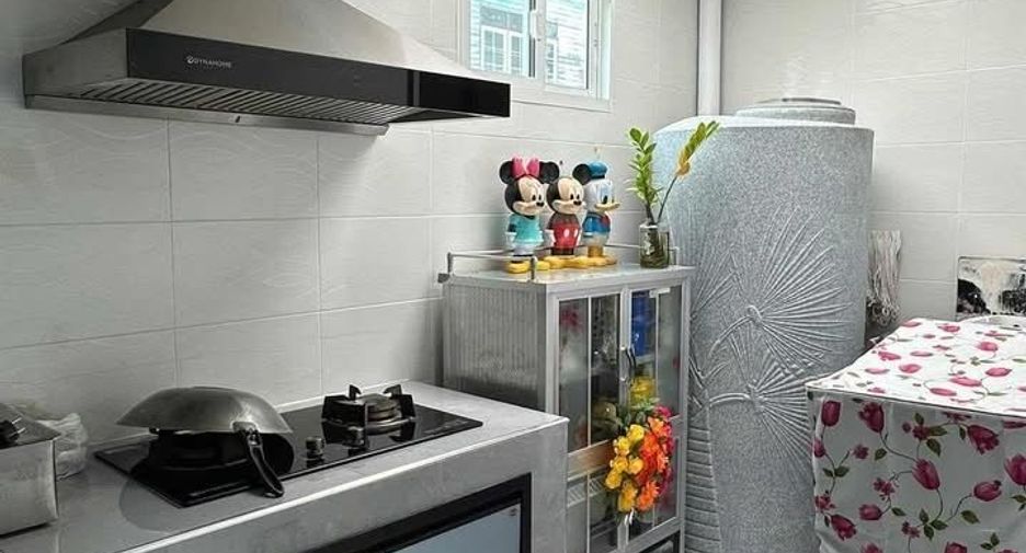 For sale 3 bedrooms townhouse in Khlong Sam Wa, Bangkok