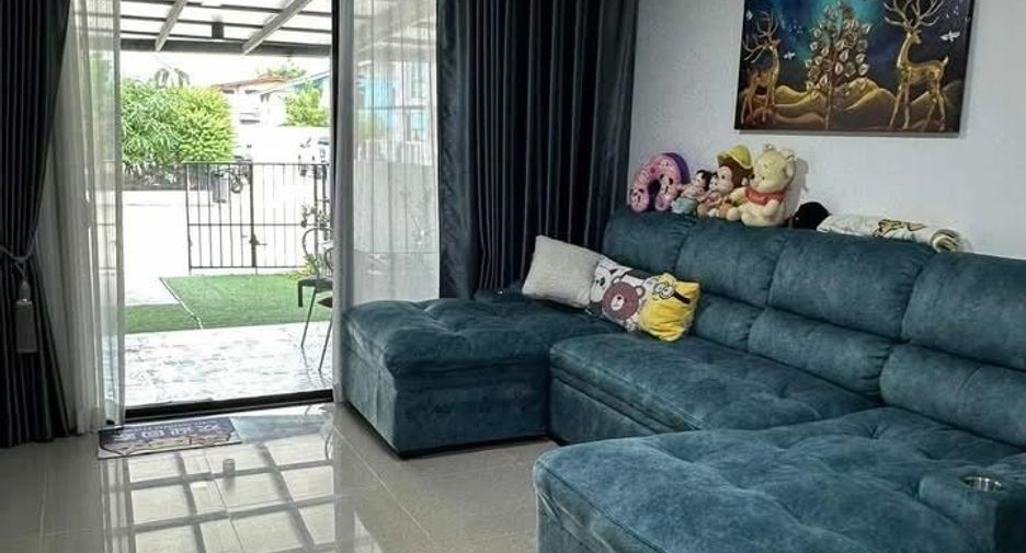 For sale 3 bedrooms townhouse in Khlong Sam Wa, Bangkok