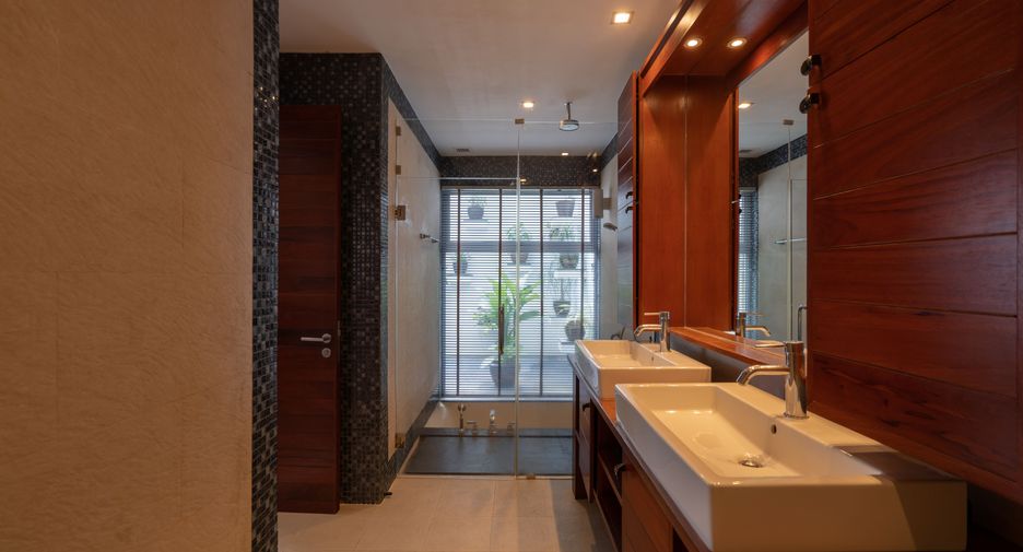 For rent 5 bedrooms villa in Thalang, Phuket
