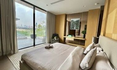 For rent 5 bedrooms house in Huai Khwang, Bangkok