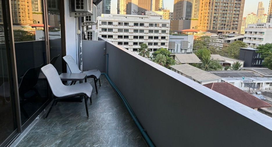 For rent 4 bedrooms condo in Khlong Toei, Bangkok