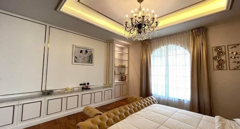 For sale 4 bedrooms house in Thawi Watthana, Bangkok