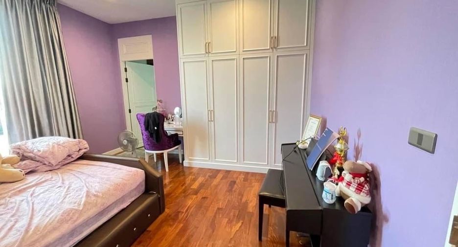 For sale 4 bedrooms house in Thawi Watthana, Bangkok