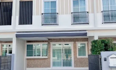 出售 3 卧室 联排别墅 在 Prawet, 曼谷