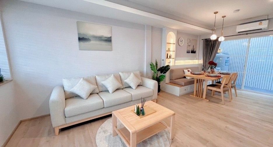 For sale 3 bedrooms townhouse in Prawet, Bangkok