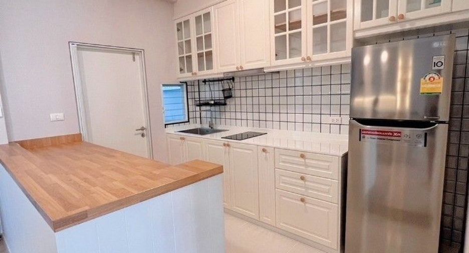For sale 3 bedrooms townhouse in Prawet, Bangkok