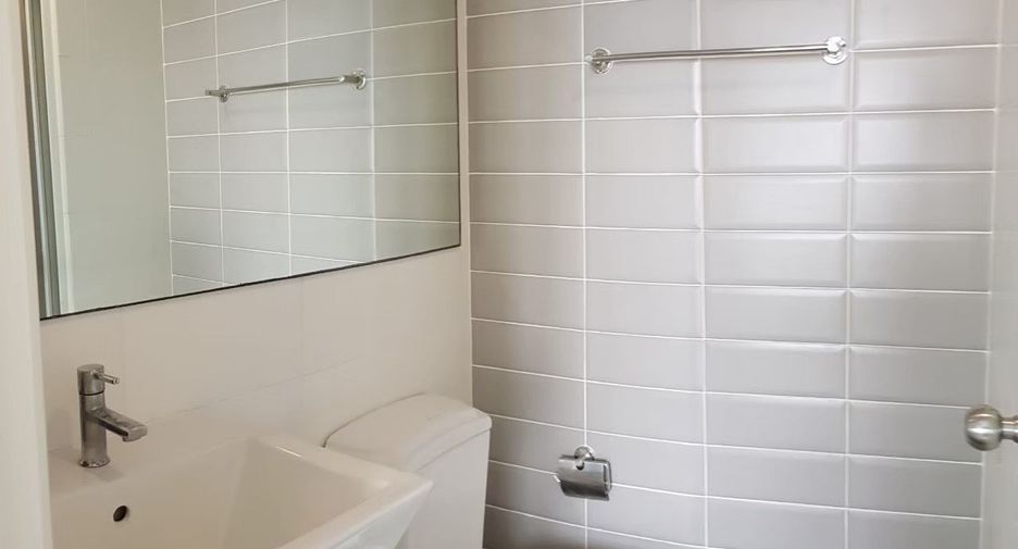For rent studio condo in Khlong Toei, Bangkok