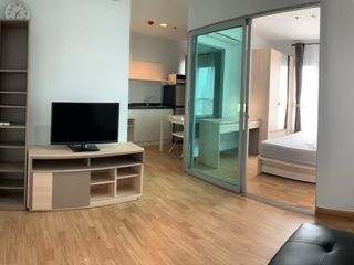 Wohnung zur Miete mit Studio in Khlong Toei, Bangkok