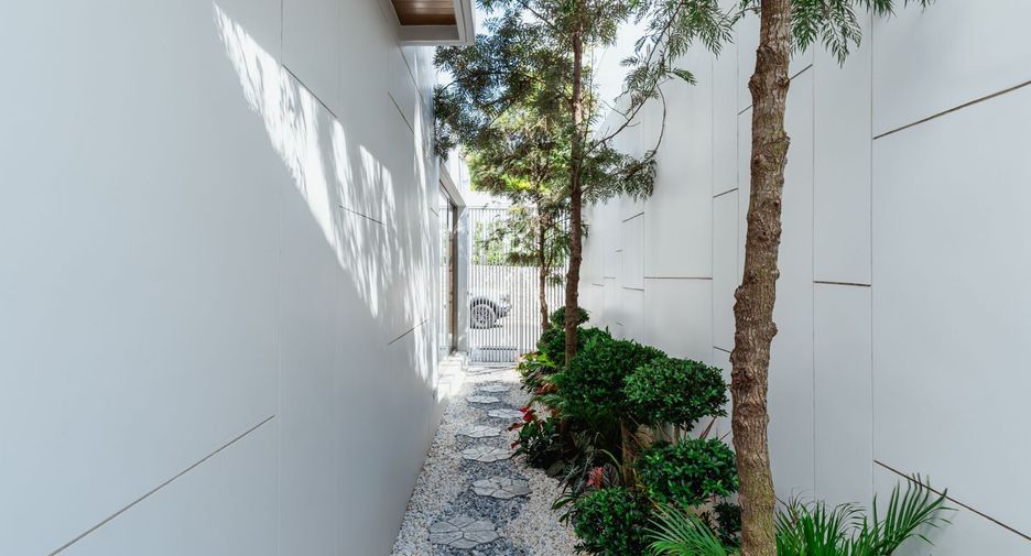 For sale 4 bedrooms villa in Thalang, Phuket