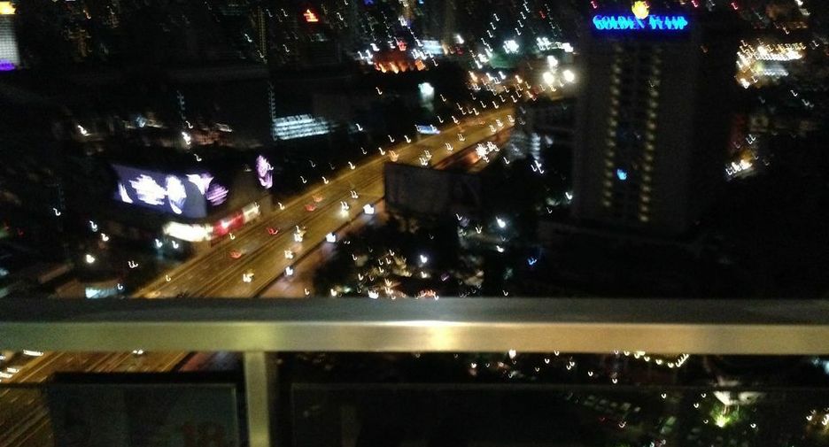 Wohnung zur Miete mit 1 Zimmer in Huai Khwang, Bangkok