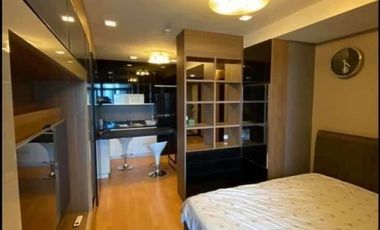 À louer studio condo à Khlong Toei, Bangkok