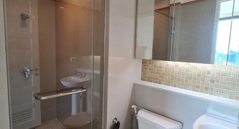 À louer 3 chambres condo à Khlong Toei, Bangkok