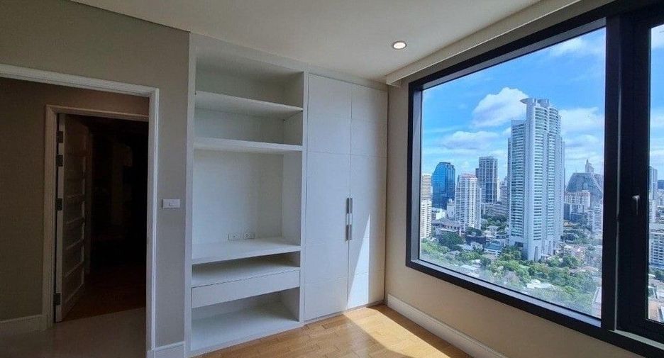 À louer 3 chambres condo à Khlong Toei, Bangkok