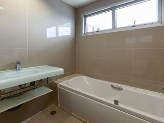 For rent 3 bedrooms apartment in Khlong Toei, Bangkok